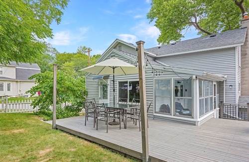Grand Haven House | 5-Star Reviews, Remodeled & Centrally Located! One Of The Best Properties In GH!