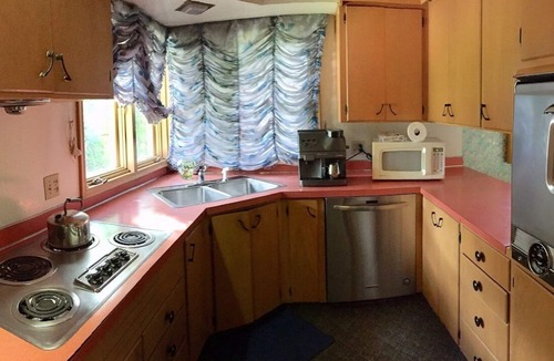 Minot House | 50's vintage custom built family home