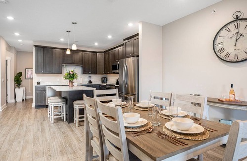 Traverse City Condo | 🌆 539 Bay St Downtown Lakeview Condo | 302W - Waterfront, Free Parking, Moments from festival grounds