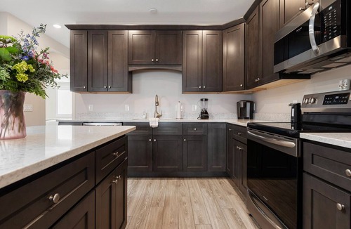 Traverse City Condo | 🌆 539 Bay St Downtown Lakeview Condo | 302W - Waterfront, Free Parking, Moments from festival grounds