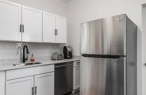 Detroit House | 5BR - 12 Mins to Downtown 6 Queens + Free Parking