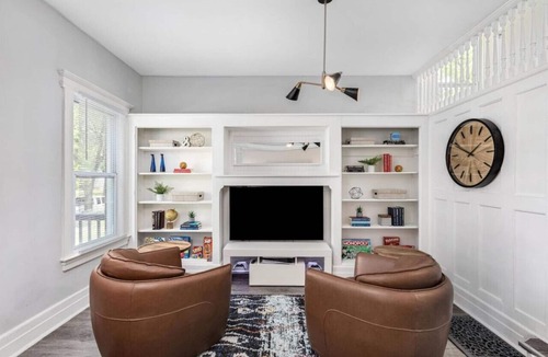 Detroit House | 5BR - 12 Mins to Downtown 6 Queens + Free Parking