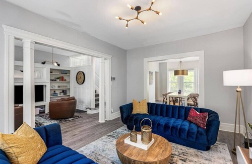 Detroit House | 5BR - 12 Mins to Downtown 6 Queens + Free Parking