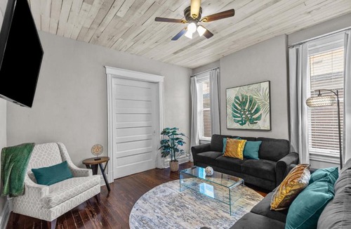 Shaw House | 5BR Family Home Near Missouri Botanical Garden | Parking in Back | Shaw STL