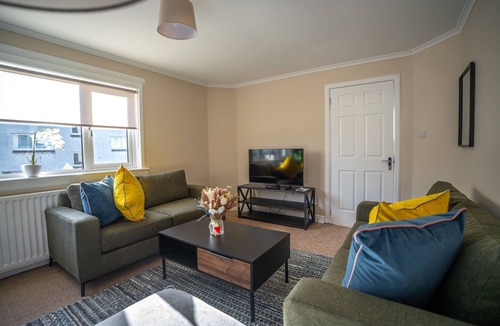 Livingston House | 5BR House By Caledonia Luxe Stays Livingston