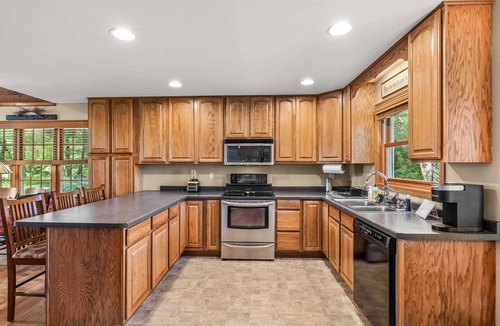 Wautoma House | 5BR Retreat: Waterfront, Kayaks, BBQ & More