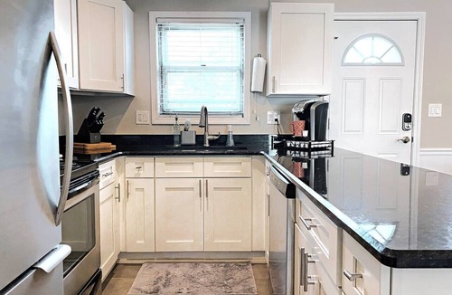 Plymouth House | ★ 5min To Kellogg Park ★ Plymouth ★Parking ★W/D★76