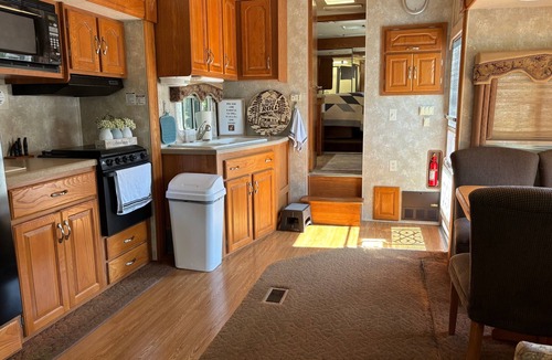Bradford RV Rental | 5th Wheel Camper at DayDreams Campground