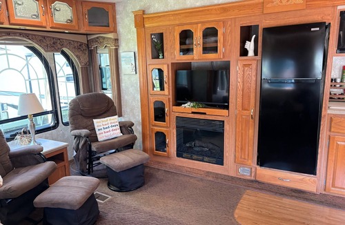 Bradford RV Rental | 5th Wheel Camper at DayDreams Campground