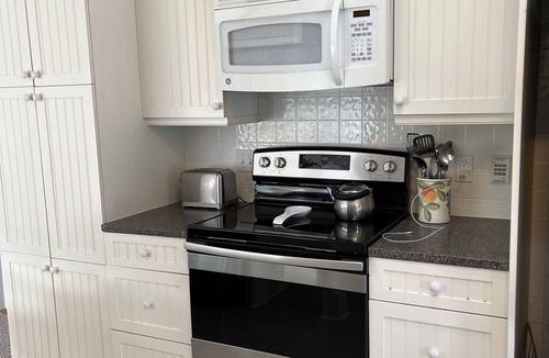 Rye House | 6 bed, 2 bath home walk to Jeness Beach. Ideal for destination wedding guests.