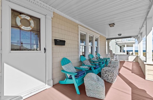 Waveland House | 6 Bedroom house steps from the sandy beach