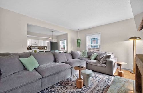 St. Cloud House | 6 beds/close to SCSU, DT, & Lake George