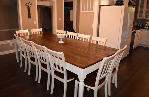 Saint Helens House | 6 BR 3 bath Elegant farmhouse