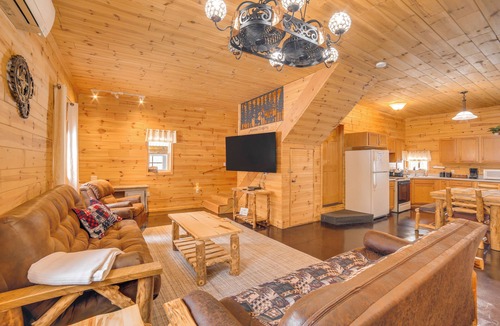 Manistique Cabin | 6 Mi to Shingleton: Manistique Home w/Yard!
