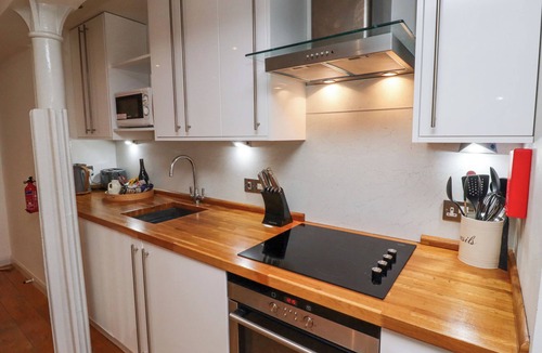 Tweedmouth Apartment | 6 MILL WHARF, country holiday cottage in Berwick-Upon-Tweed