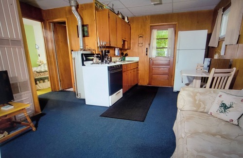 Oscoda Cottage | #6 Thomas' Parkside Cottages, 2 BR Beach Cottage on Lake Huron, Downtown local