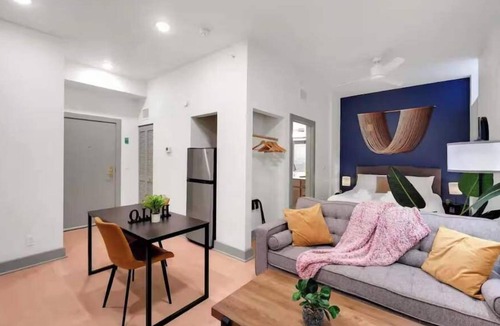 Downtown Louisville Apartment | 6- Unit Bright Condo w Free Parking | Med District