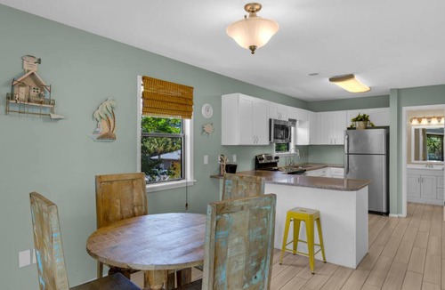 Seagrove Beach Apartment | 60 m² Apartment ∙ 1 bedroom ∙ 4 guests