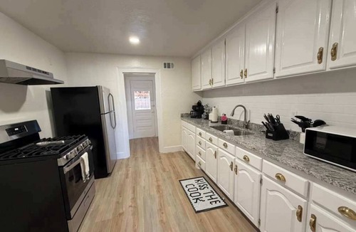 Amarillo House | 6BR Sleep 20 DT Amarillo Tech/Data Ctr Corp Stays