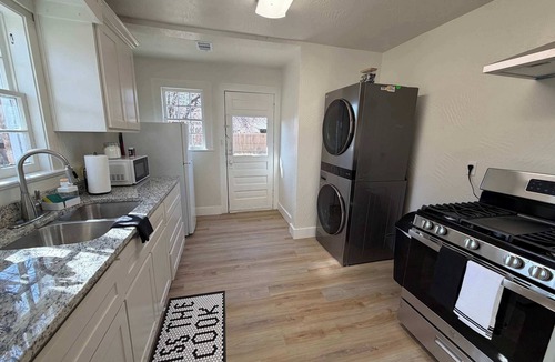Amarillo House | 6BR Sleep 20 DT Amarillo Tech/Data Ctr Corp Stays