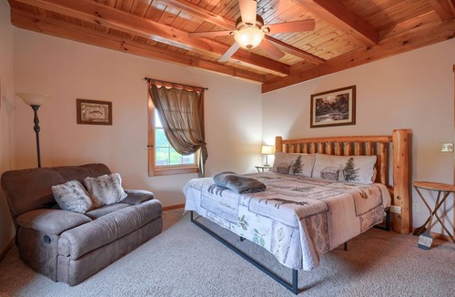 Rockbridge Cabin | 7 br pool lodge just 1 mile from Cantwell Cliffs!