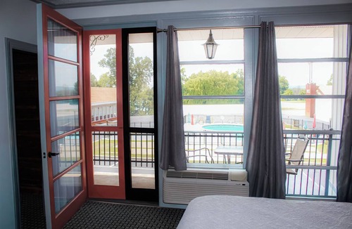 Burnside Hotel | 7 Gables Motel Burnside Near Somerset US 27