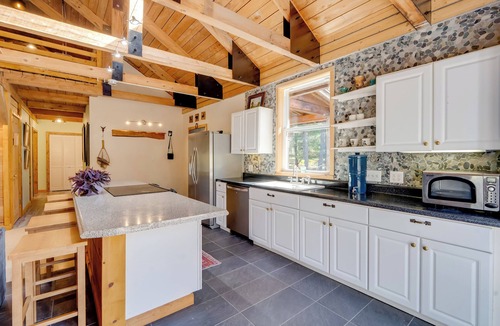 Curwensville Cabin | 7 Mi to Bilger's Rocks: Secluded 7-Acre Retreat