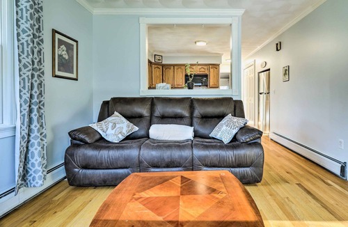 Seekonk Cottage | 7 Mi to Downtown Providence: Quiet Apt in Seekonk