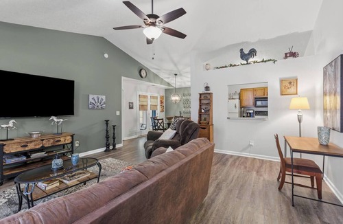 Georgetown House | 7 Miles to Horse Park/King Size