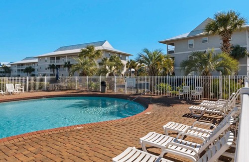 Seagrove Beach Apartment | 74 m² Apartment ∙ 2 bedrooms ∙ 5 guests