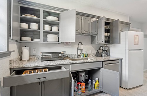 Midwest City House | 7BR Midwest City home 7 mins from Rose State, 12 from Tinker AFB. Sleeps 16. #EC
