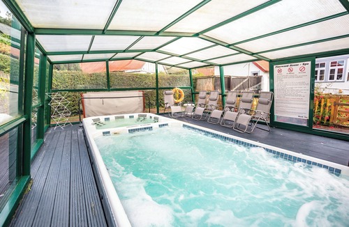 Gordon Cottage | 8 bedroom accommodation in Gordon, near Kelso