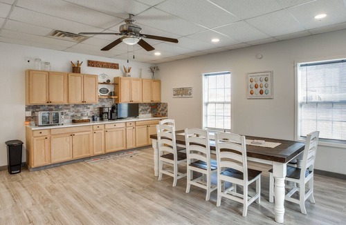 Portland Condo | 8 Mi to Kentucky Downs: Quiet Getaway w/Patio