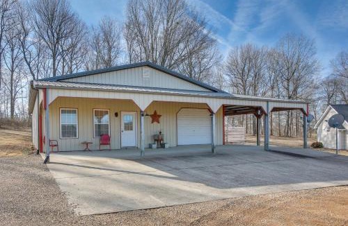 Portland House | 8 Mi to Kentucky Downs: Quiet Getaway w/Patio