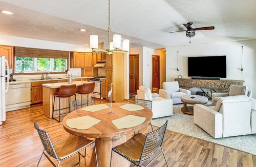Grawn House | 8 Mi to State Park: Duck Lake Waterfront Home