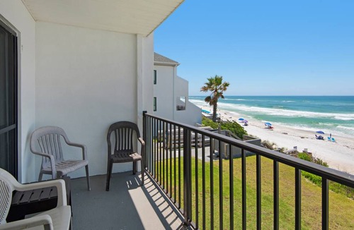 Seagrove Beach Apartment | 83 m² Apartment ∙ 2 bedrooms ∙ 6 guests