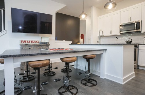 Nashville Condo | 857 ~ 4 Private Suites ~ 4 Miles to Downtown ~ Walk to Hot Spots ~ Garage Parking ~ Super Clean