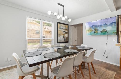 Central Oklahoma City House | 8BR Home Sleeps 14 Fenced Yard #RS