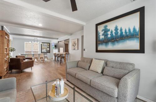 Central Oklahoma City House | 8BR Home Sleeps 14 Fenced Yard #RS