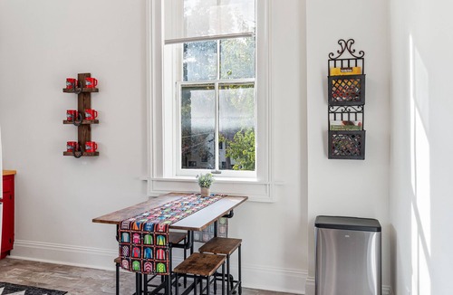 Old Louisville Apartment | 90 Days - Bring Dog - Walk Score 84