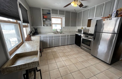 Wenonah House | 90's Arcade Oasis⚡️Theater⚡Wifi⚡ Gym ⚡ Sleeps 10!
