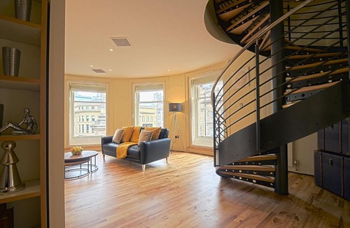 Newcastle-upon-Tyne Apartment | 93a Grey Street Apartments