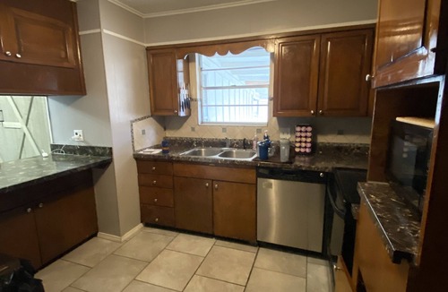 Amarillo House | A clean, cozy home in Amarillo with a large yard in quiet neighborhood.