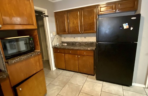 Amarillo House | A clean, cozy home in Amarillo with a large yard in quiet neighborhood.