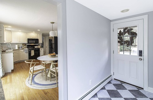 Sandwich House | A cozy cape cod cottage w/AC near local beaches! Pet friendly