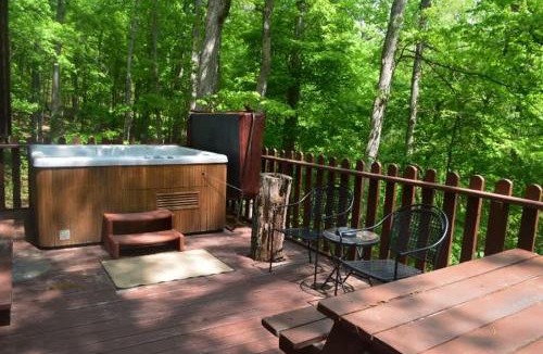 Eckerty House | A-Frame Cabin #6 with Hot Tub on Patoka Lake in Southern Indiana