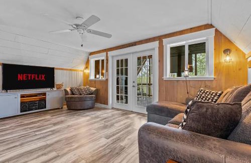 Wellington House | A-Frame Hot Tub Cave Run Red River Gorge