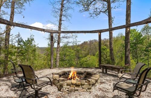 Wellington House | A-Frame Hot Tub Cave Run Red River Gorge