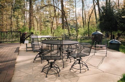 Sturgis House | A-Frame near Chicago, Notre Dame, Shipshewana, Pet friendly, Shared Hottub.