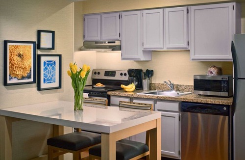 Westlake House | A Place You'll Surely Enjoy! Free Parking, Outdoor Pool, Pets Allowed